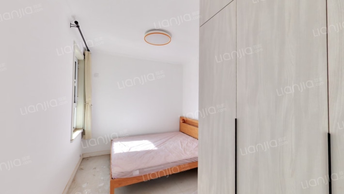 印象城 顶层带阁楼 使用空间大 有房本-卧室B