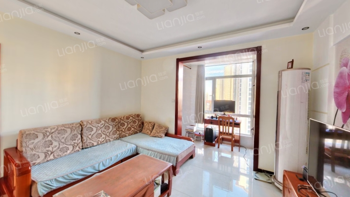 西南北三面采光 精装自住 交通方便 房本满二-客厅