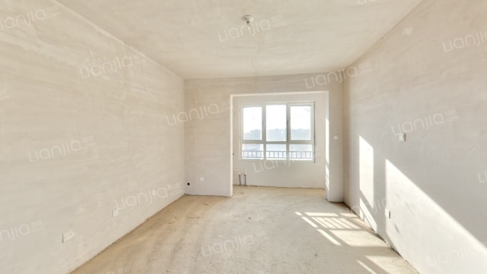 此房中间楼层，采光视野好，配套设施齐全 交通便利。-客厅