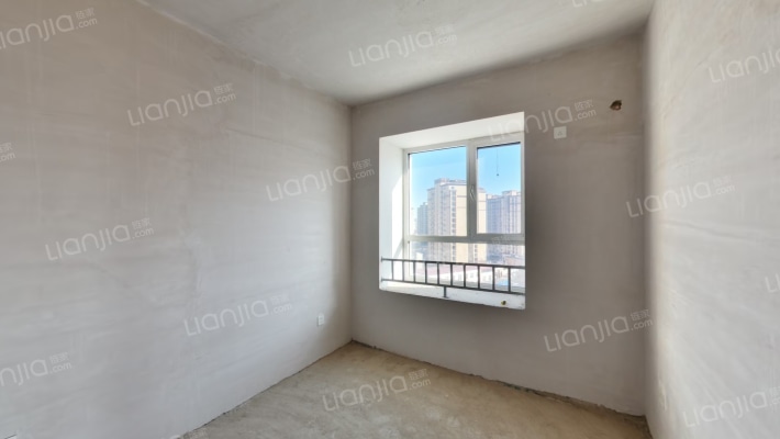 此房中间楼层，采光视野好，配套设施齐全 交通便利。-卧室B