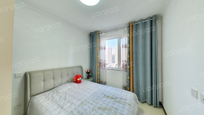 房本满二。业主诚心出售，精装修，-卧室A