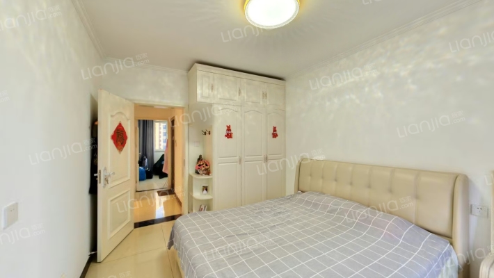 房本满二。业主诚心出售，精装修，-卧室C