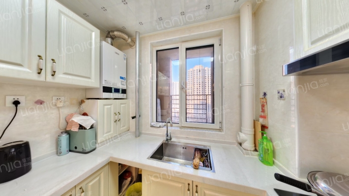 房本满二。业主诚心出售，精装修，-厨房