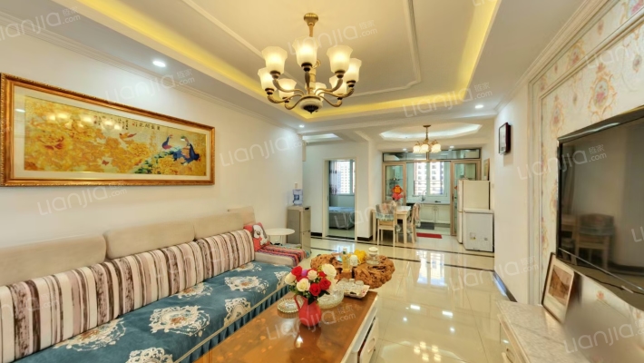 房本满二。业主诚心出售，精装修，-客厅