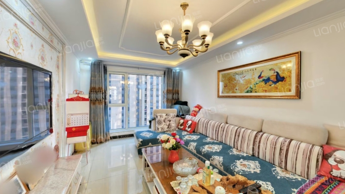 房本满二。业主诚心出售，精装修，-客厅