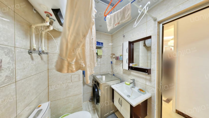 房本满二。业主诚心出售，精装修，-卫生间