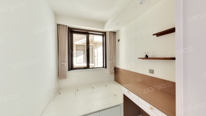 高铁畔精装三居未住拎包就可以入住-卧室B