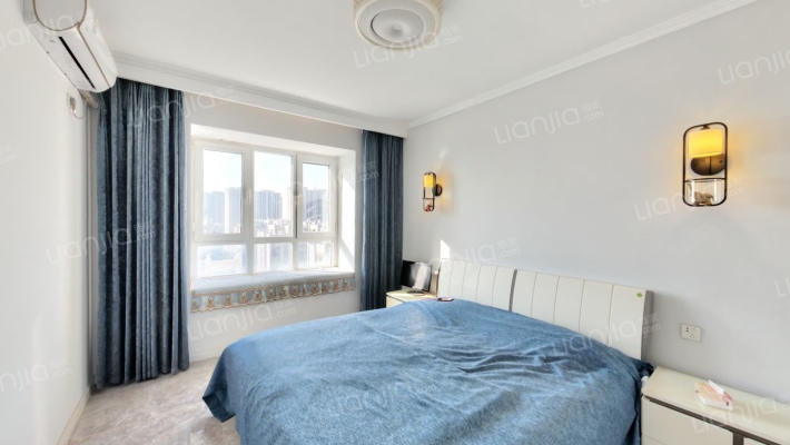 此房业主自住精装修，家具家电齐全，拎包入住-卧室A