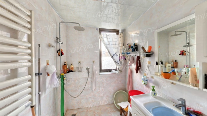 房屋简装，南北通透，好楼层，采光好，-卫生间A