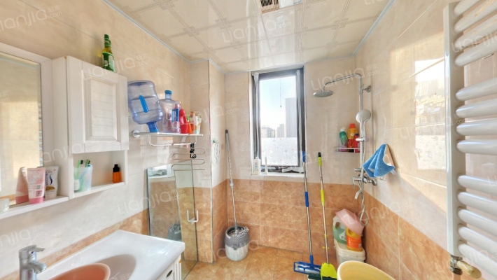 房屋简装，南北通透，好楼层，采光好，-卫生间B