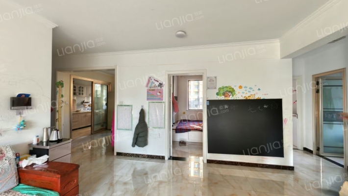 房屋简装，南北通透，好楼层，采光好，-客厅