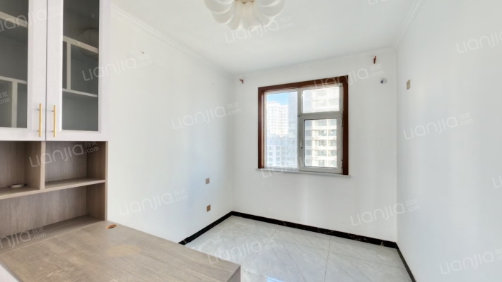 此房格局好 户型方正 大三居明厨明卫 精装修-卧室C