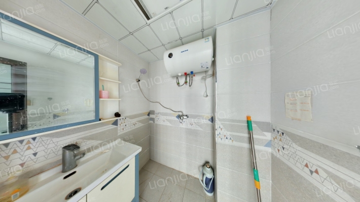 此房格局好 户型方正 大三居明厨明卫 精装修-卫生间B