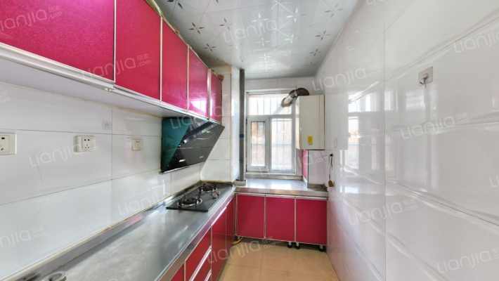 此房南北通透大两居，简单装修，拎包入住-厨房