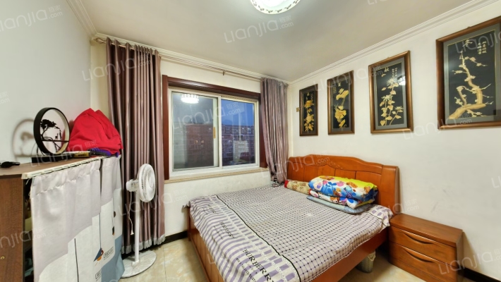 燕赵花园大平层精装自住三居双卫诚意出售-卧室A