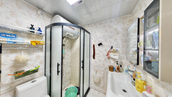 开发区惠友荷园精装南北通透三居-卫生间