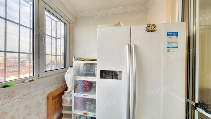 开发区惠友荷园精装南北通透三居-厨房