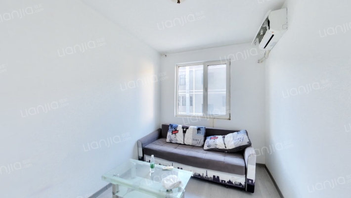 香港豪庭中装，南北通透三居。本满五年-卧室B