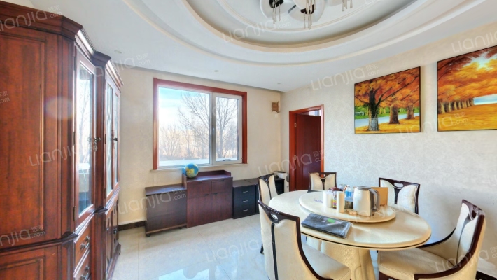 幸福家园 水系园林 南北通透 大五居高品质生活小区-餐厅