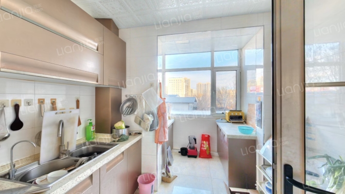 幸福家园 水系园林 南北通透 大五居高品质生活小区-厨房