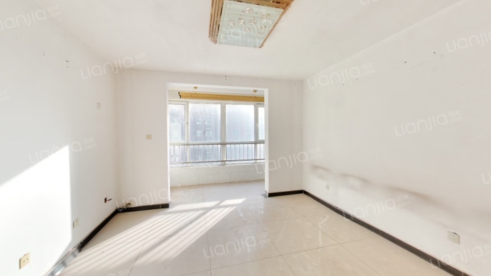 中间楼层 南北通透 视野宽阔 采光充足-客厅