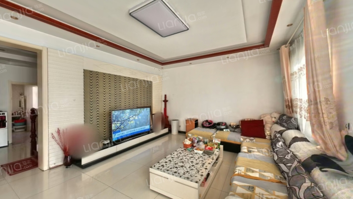 上叠，集中供暖，屋子保持的很好，满二-客厅