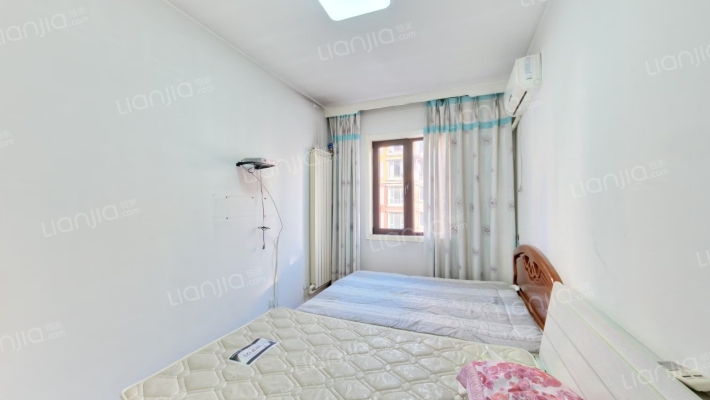 上叠，集中供暖，屋子保持的很好，满二-卧室C