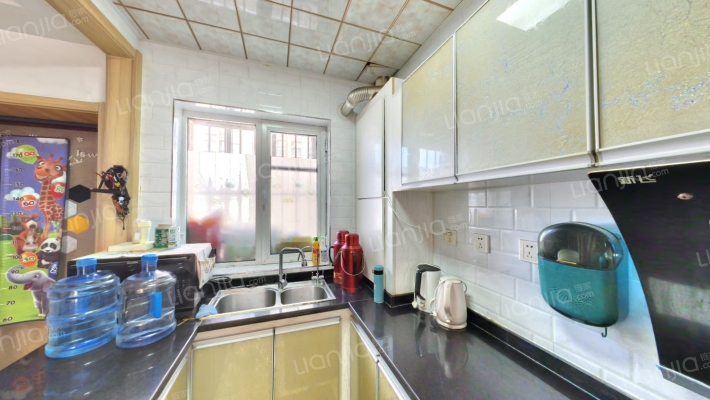 空中花园社区 冠云中路精装两居，实际100平loft户型-厨房