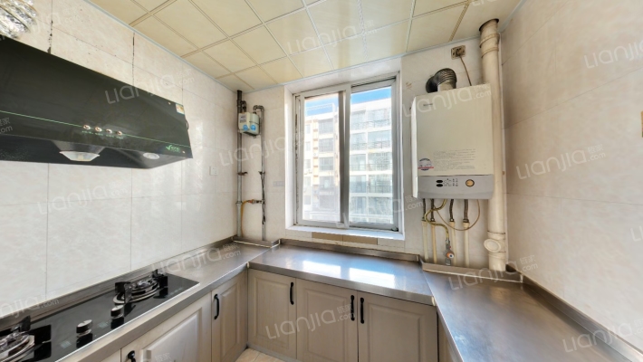 中间楼层，南北通透三居室，满五唯一-厨房