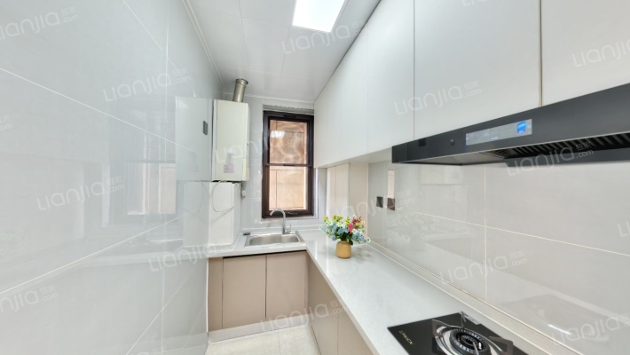 房子中间楼层，户型方正，带装修拎包入住-厨房