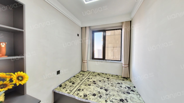 房子中间楼层，户型方正，带装修拎包入住-卧室C