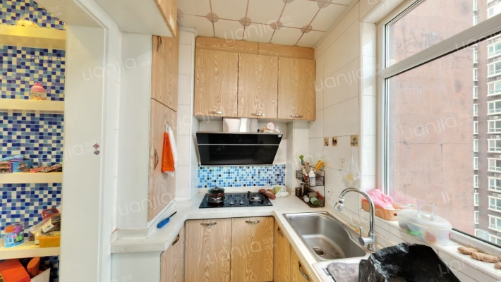 出售天地新城南北通透三居双卫 中高楼层采光无遮挡-厨房