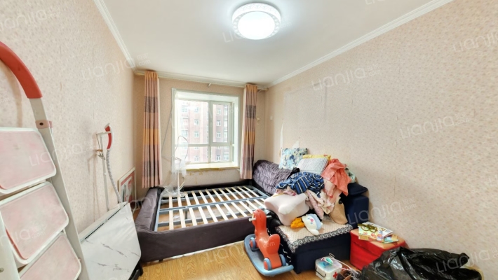 出售天地新城南北通透三居双卫 中高楼层采光无遮挡-卧室B