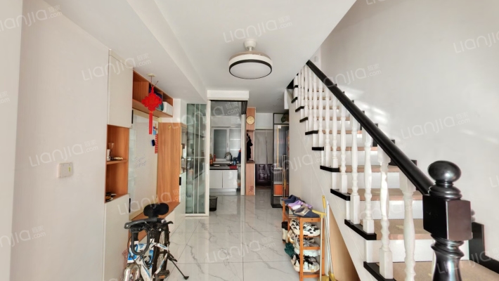 出售牛津花园2居 精装家具家电齐全-客厅