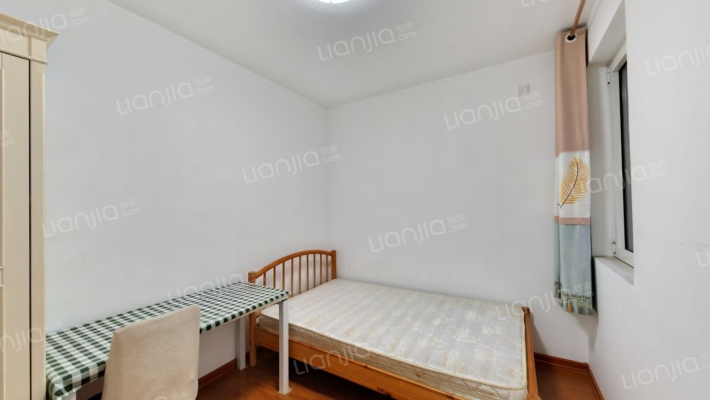 K2狮子城南区 2室1厅 南-卧室A