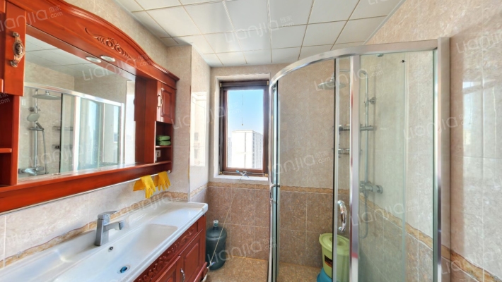 南北通透大三居居室，改善的选择，有本，随时交易-卫生间A