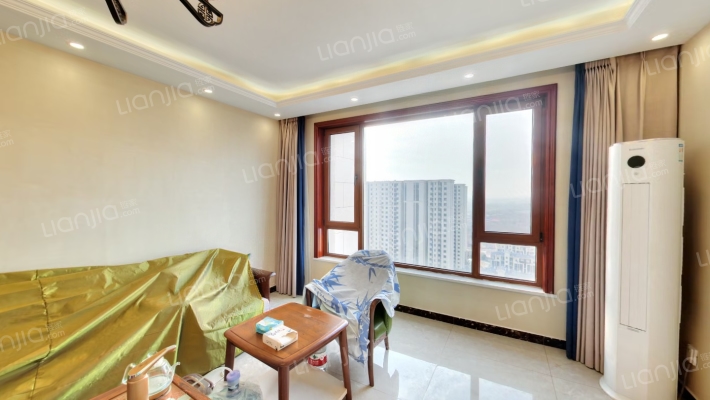 南北通透大三居居室，改善的选择，有本，随时交易-客厅