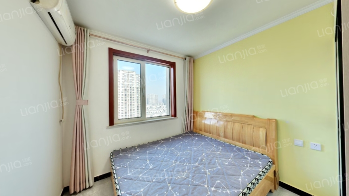 狮子城南北通透大三居室精装修拎包入住-卧室B