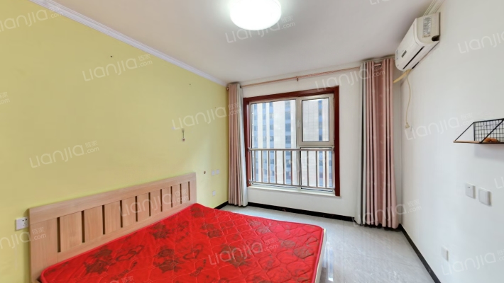 狮子城南北通透大三居室精装修拎包入住-卧室A