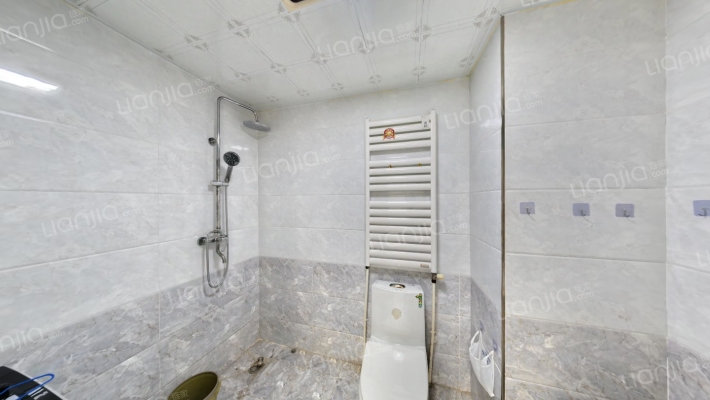 南向三居 小卧室紧挨主卧 可做婴儿房-卫生间