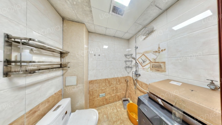 精装修，户型格局方正，视野采光好-卫生间