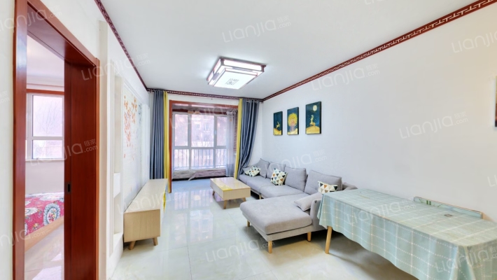 精装修，户型格局方正，视野采光好-客厅