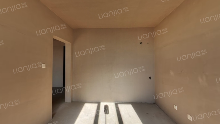 中层 满二 毛坯 价格可议 朝南大两居 小区南侧-卧室B