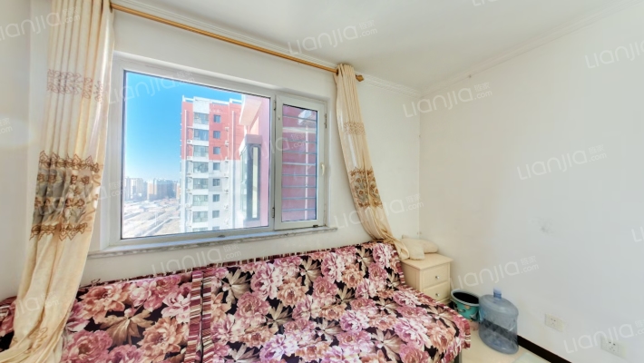 冠云路南向两居  采光好  车位充足 拎包入住-客厅