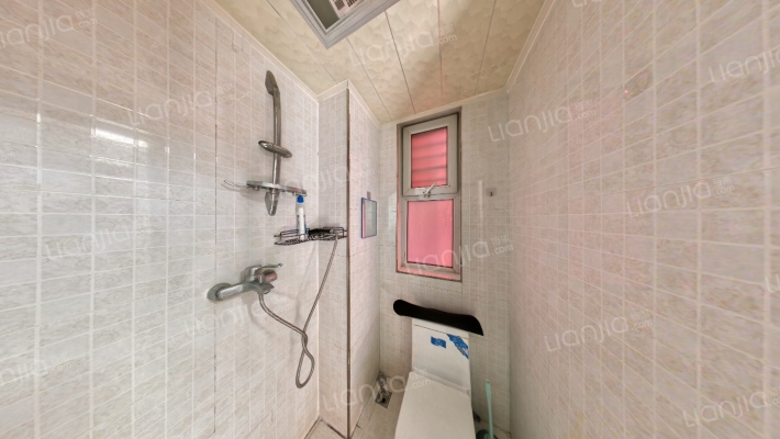 冠云路南向两居  采光好  车位充足 拎包入住-卫生间