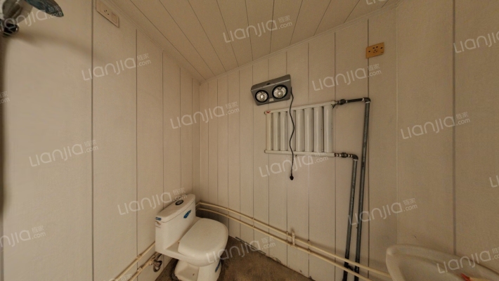 凯旋门两居   南北通透  简单装修-卫生间B