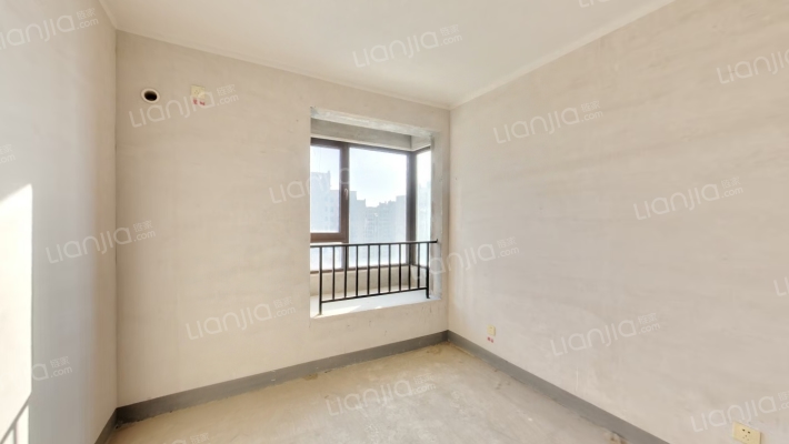 真真的想卖，高楼层。无遮挡。大门口。出入方便。-卧室B