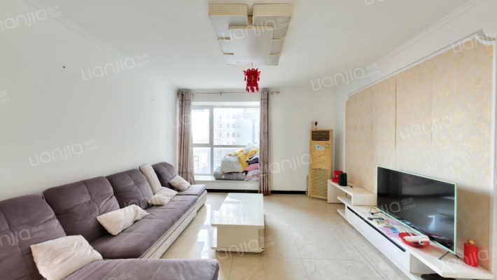 房子简单装修，户型好，产权清晰，诚意出售。-客厅