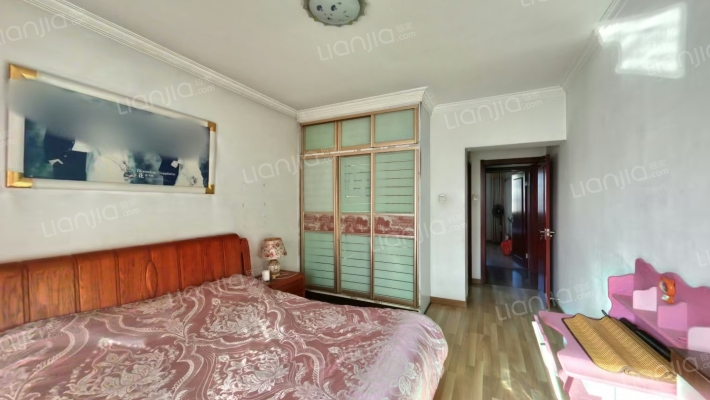 开发区 集中供暖 南北通透大三居双卫户型-卧室B