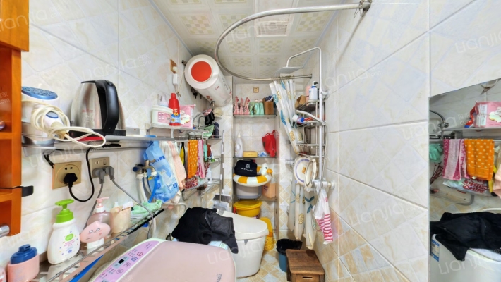 强舜铭铖 1室1厅 东-卫生间